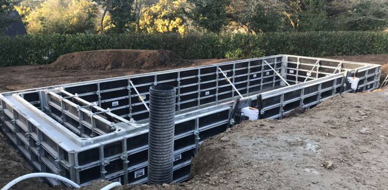 Piscine en béton banché