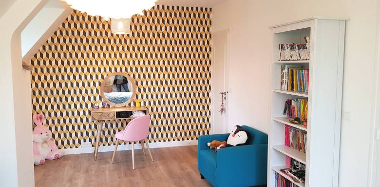 Papier-peint à motifs graphiques dans la chambre - bouc-bel-air-13