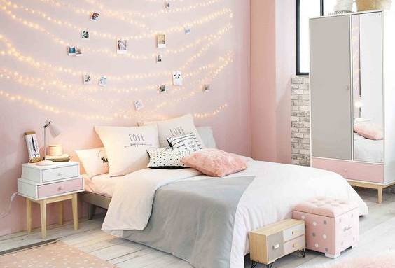 Mur de chambre rose