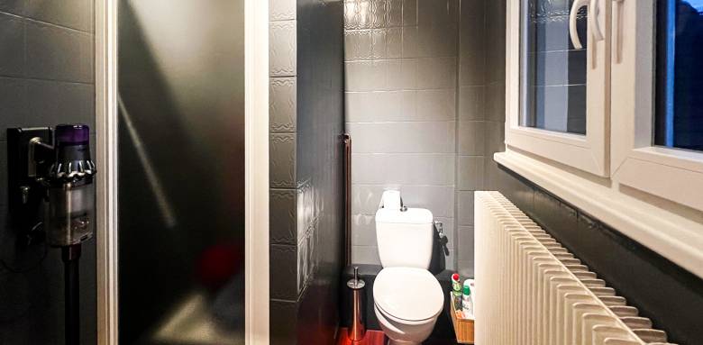 Une transformation de salle de bains en buanderie