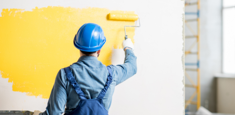 Préparer des murs humides avant une rénovation