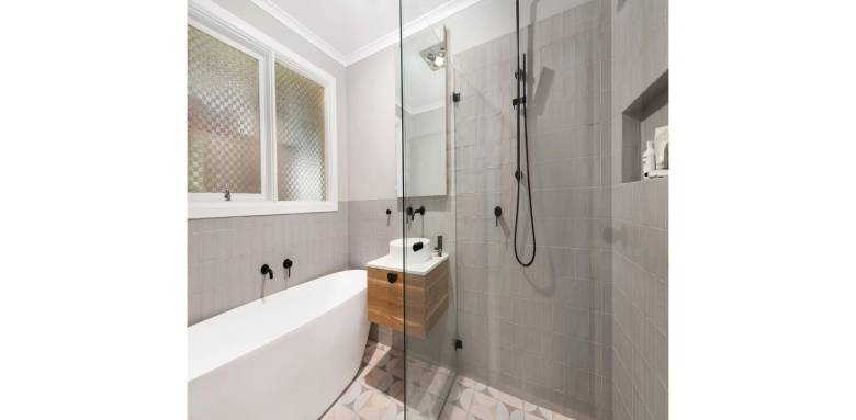 Douche à l’italienne : avantages et contraintes à connaître avant de se lancer -  Muneville-le-Bingard 50490