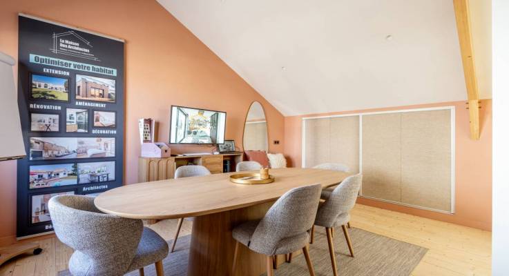 Surélévation de 47 m² de l'agence La Maison des Travaux Vertou- salle de réunion