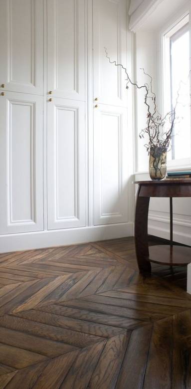 Pose d'un parquet point de Hongrie dans dressing