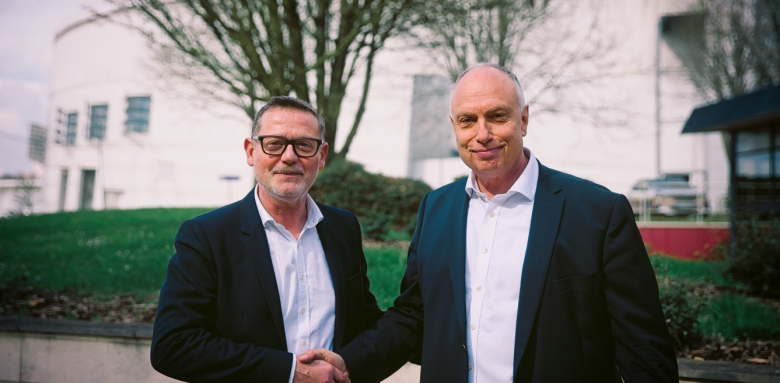 Photo Cyrille et Philippe LA MAISON DES TRAVAUX et SAINT-GOBIN DISTRIBUTION