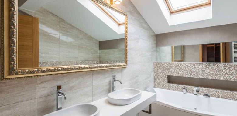 aménager une salle de bain sous pente