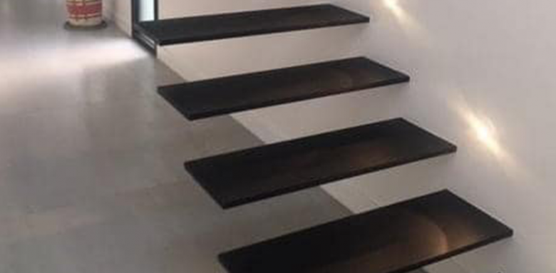 escalier flottant éclaire mural spots LED