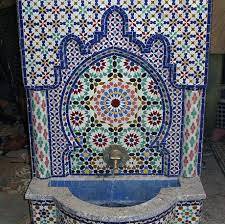 Fontaine décorée en Zellige