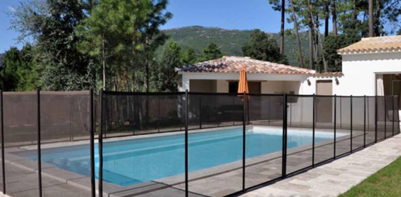 Barrière de sécurité de piscine