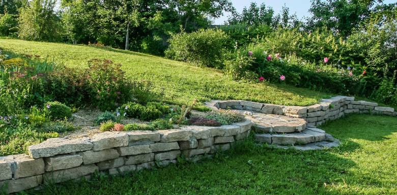Un beau jardin en pente en Indre-et-Loire.