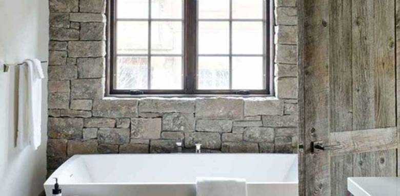 Très beau mur en pièce dans cette salle de bain