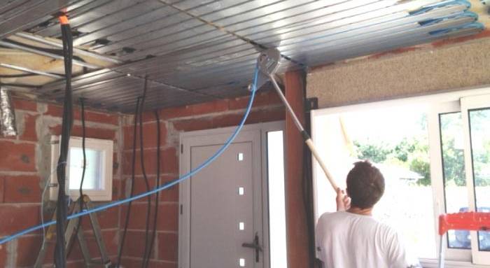 plafond chauffant réversible