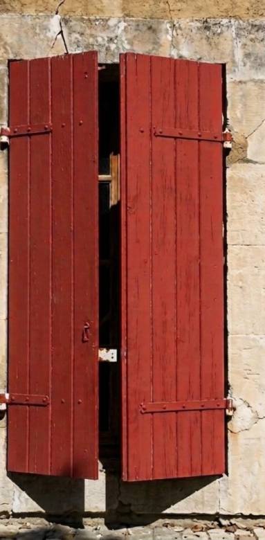 fermer ses volets, le bon moyen de laisser l'intérieur de sa maison fraiche