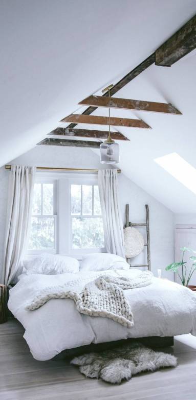 Chambre épurée aménagée dans les combles - Bouc-Bel-Air-13