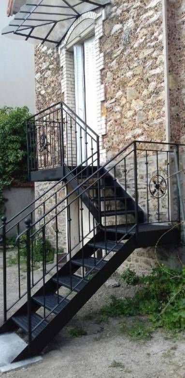 Bien choisir son escalier extérieur en fer forgé - Rochefort 17