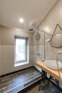 salle de bains sous ses combles