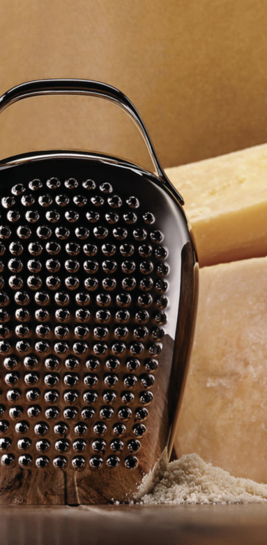 rape à fromage inspiration cloche à vache, Alessi