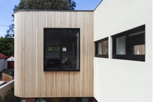 Quel revêtement en bois extérieur choisir pour sa façade maison ?