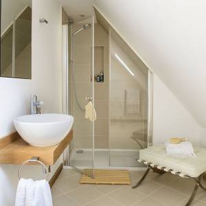 La sélection des matériaux pour une salle de bain à Vaucresson 