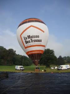 la maison des travaux de Savigny-sur-Orge, sponsor d'une montgolfière