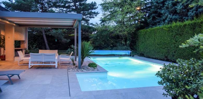 Abords de piscine carrelage grès cérame