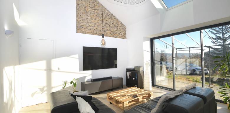 un salon cocooning et lumineux