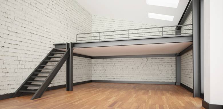 Mezzanine intérieur, visuel de face Mezzanine vide