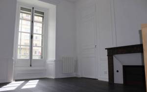 L'isolation phonique d'un appartement est essentielle pour garantir un confort de vie optimal.
