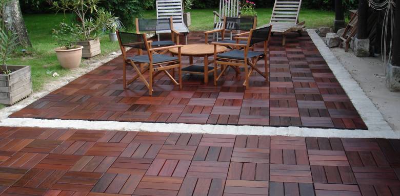 Revêtement de sol de terrasse en caillebotis bois - Valence 26