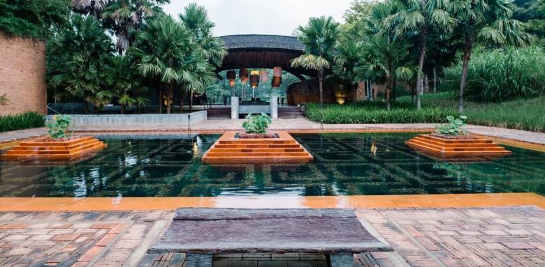 Allée et aménagement de jardin