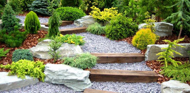 Allée de jardin en gravier et bois - Pornic 44