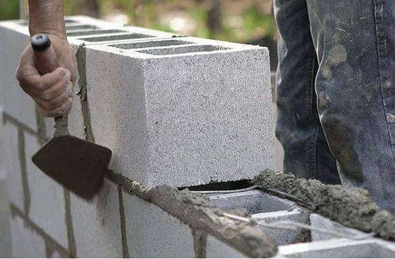 Travaux de construction d'un mur de clôture en maçonnerie - Bourg-en-Bresse Ambérieu-en-Bugey 01