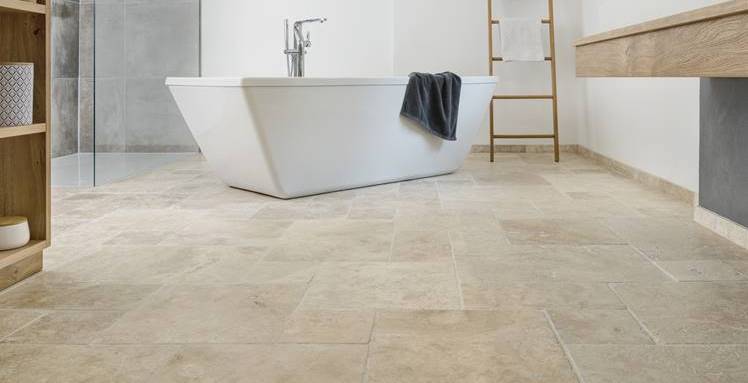 Focus sur le travertin, matière minérale de 2022