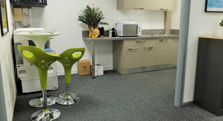 Réagencement et rénovation de bureaux professionnels dans l’Aube espace repas