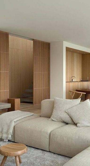  Tendances déco 2022 - salon meubles écrus et claustra bois - Bouc-Bel-Air-13