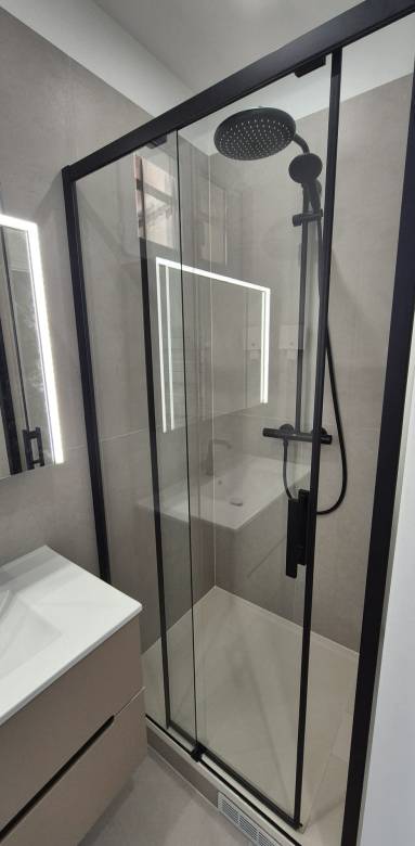 douche italienne à Issy-les-Moulineaux