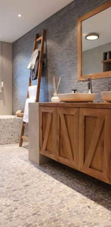 Salle de bains esprit galets