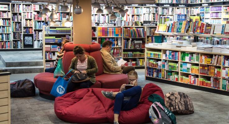 Des espaces confortables pour consulter les ouvrages