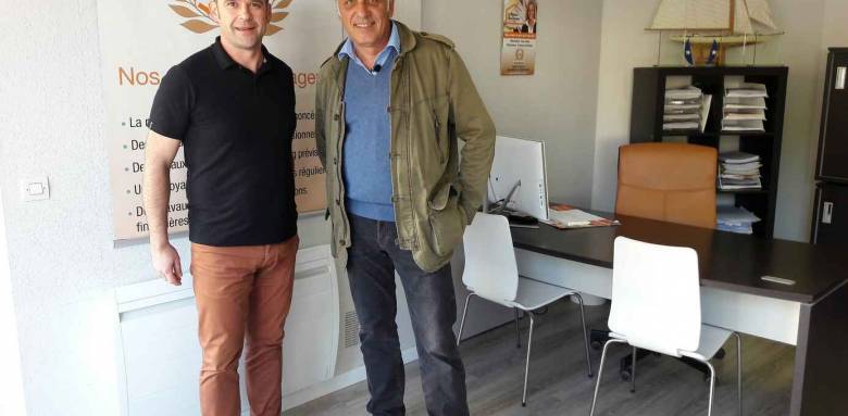 Stéphane Thébaut en tournage à l'agence La Maison Des Travaux La Baule