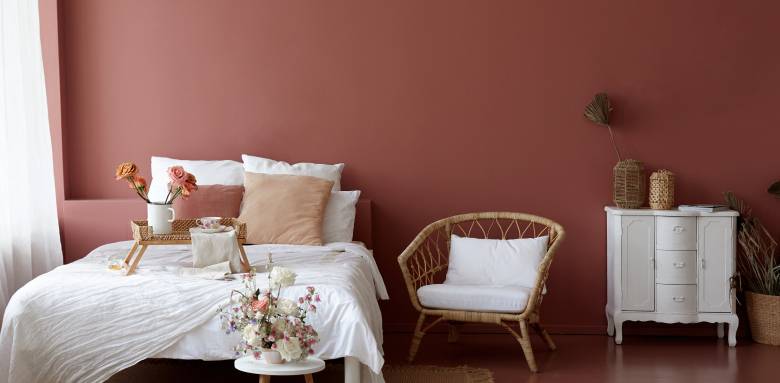 Une chambre rénovée avec La Maison des Travaux Tours-Nord.
