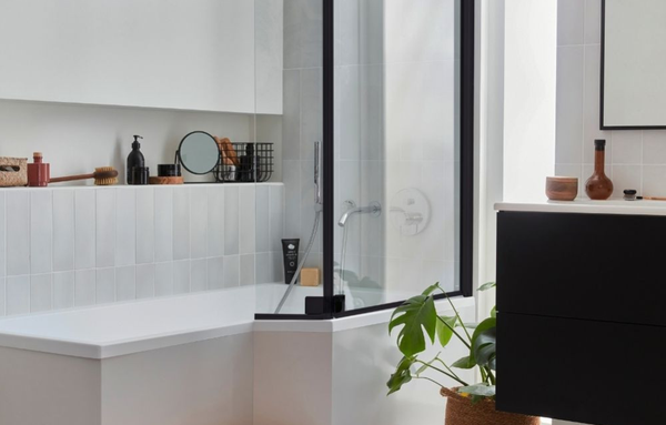 Baignoire bain-douche combinée