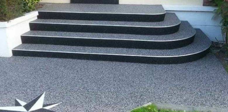 Escalier avec arrondis en résine