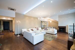 Faux plafond dans un salon