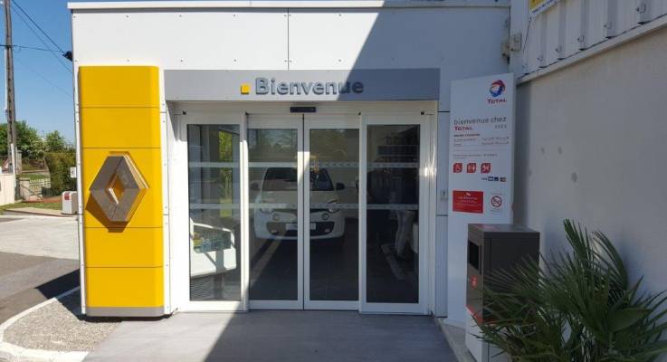 Nouvelle devanture du garage Renault à Sées (61)