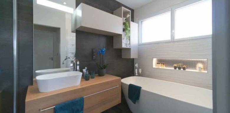 Salle de bains connectée