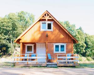 dépendance de maison en bois