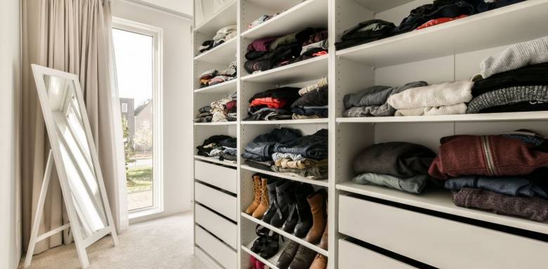 un joli dressing bien pratique ! 