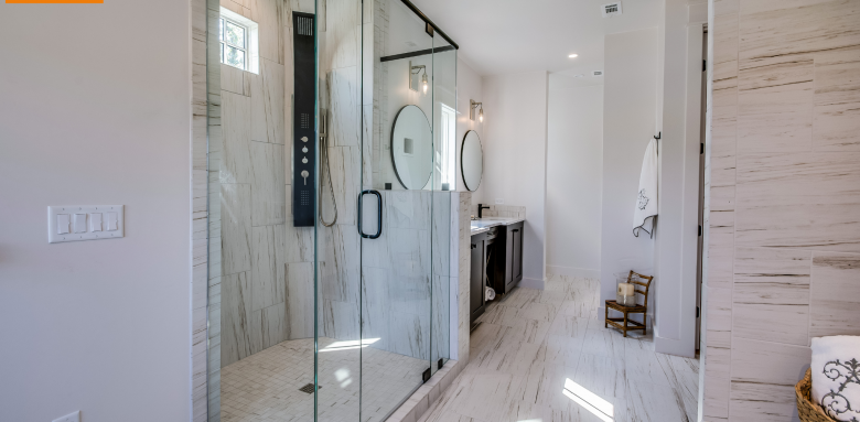 Remplacer une baignoire par une douche italienne : un chantier rapide pour gagner en confort