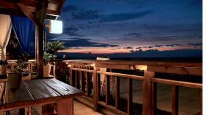 Envie de prendre de la hauteur avec une terrasse sur pilotis 