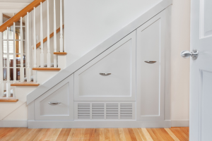Optimiser l'espace sous l'escalier